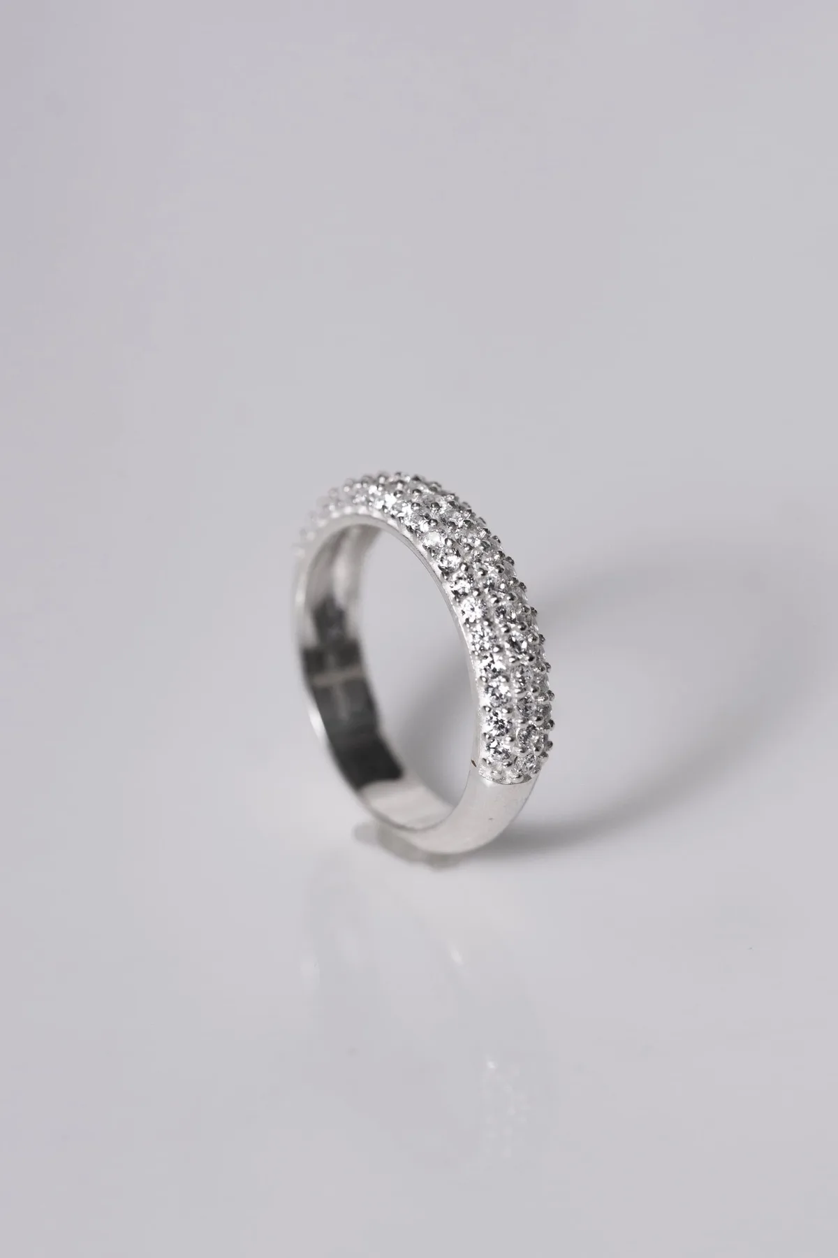 Lumière Eternity: 3 Row Eternity Band