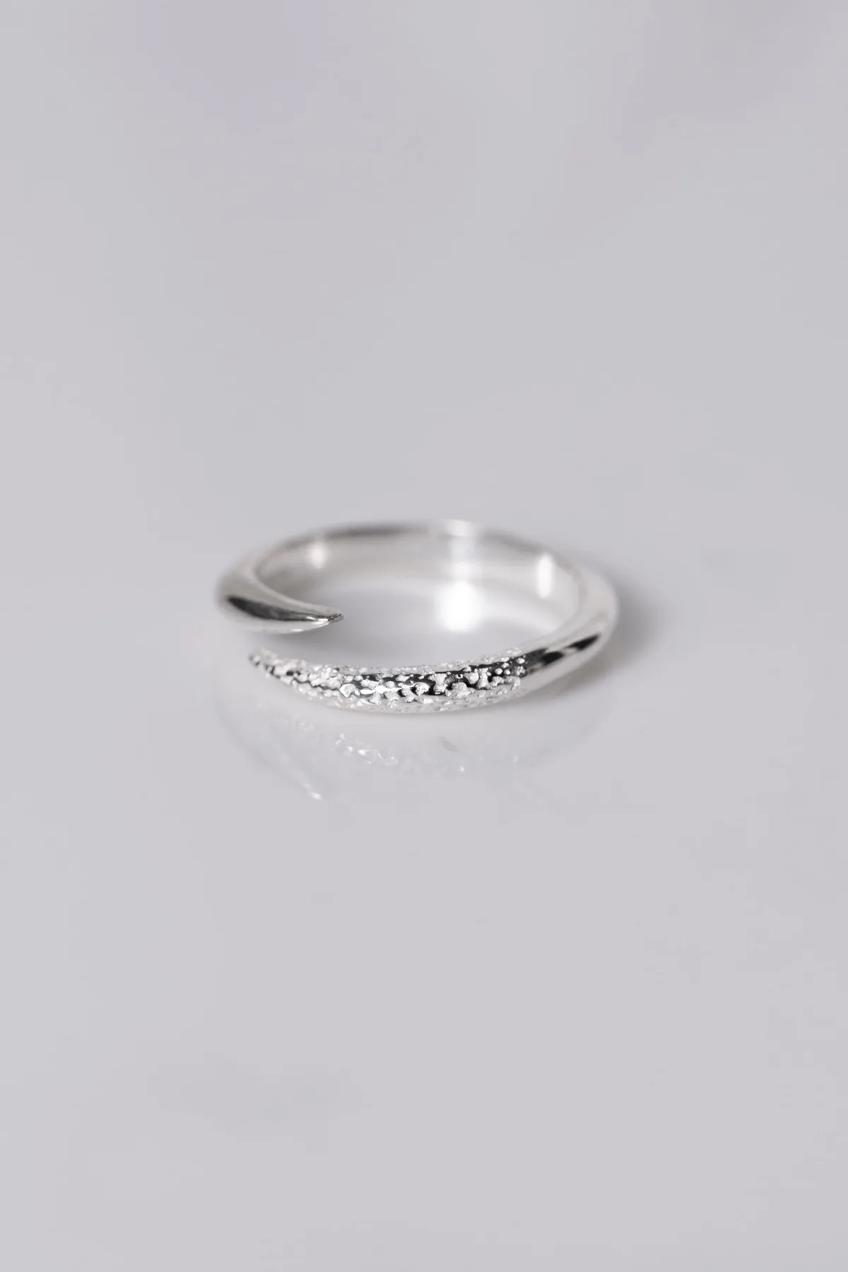Eclipse CZ Ring: CZ Bypass Ring