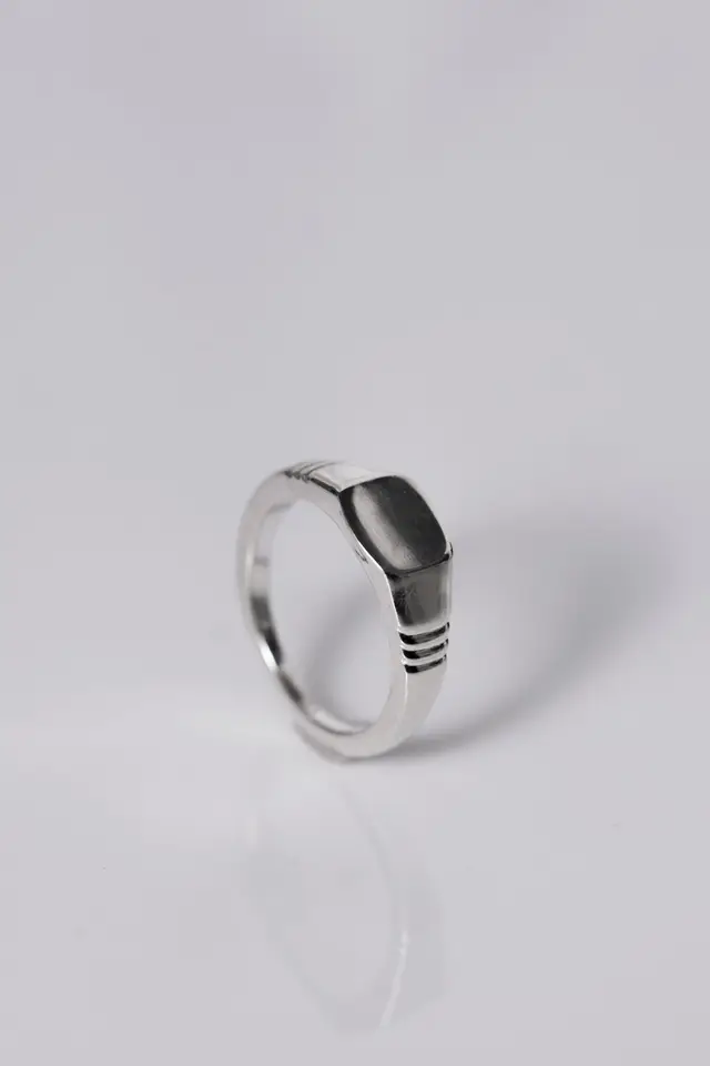 Noble Crest Ring: Men’s Plain Signet Ring