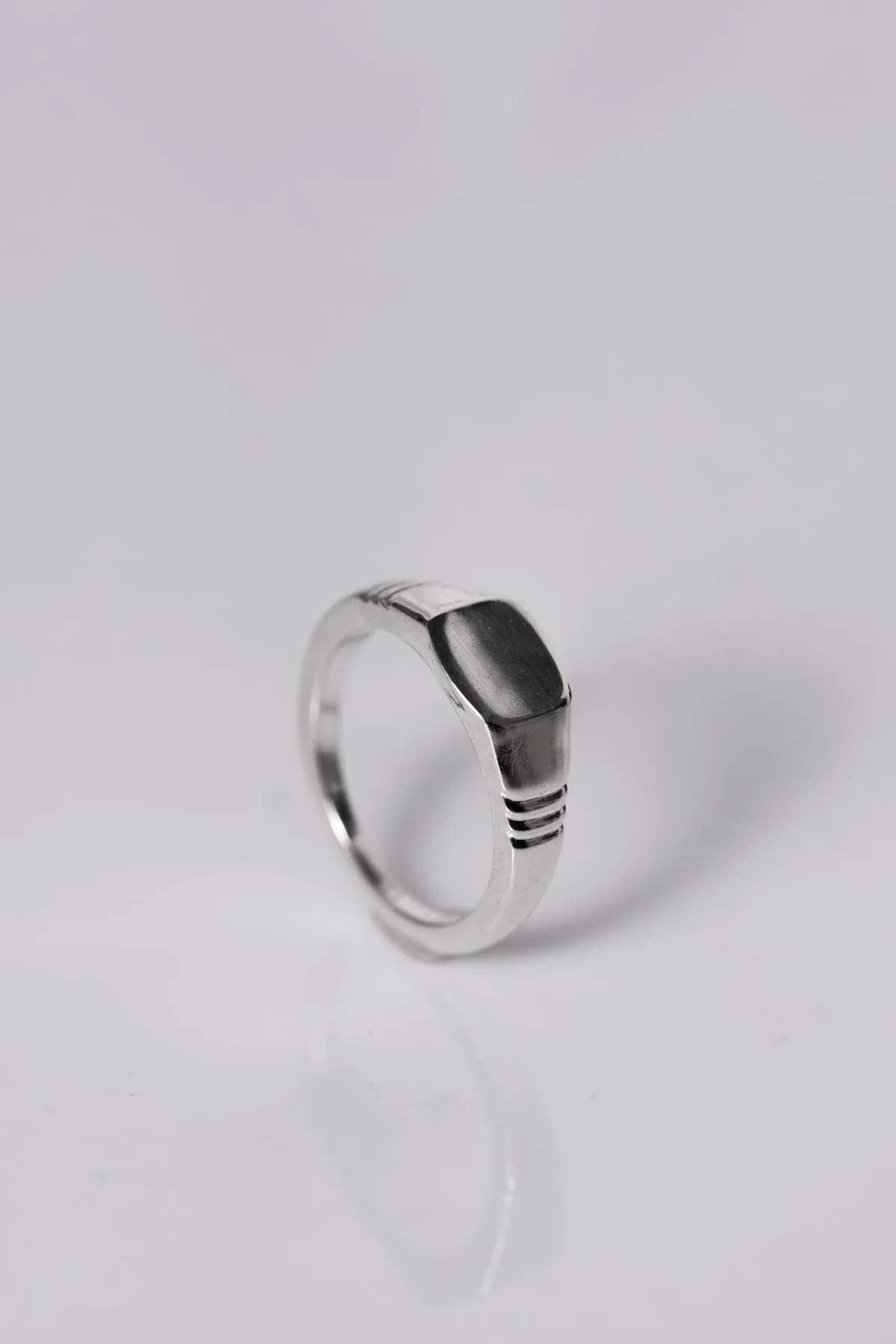Noble Crest Ring: Men’s Plain Signet Ring