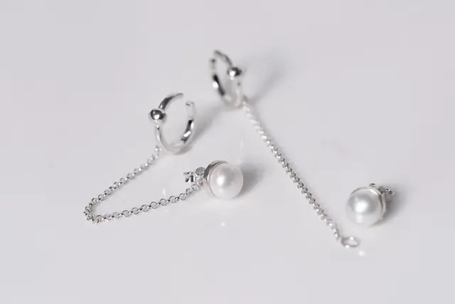 Luna Pearl Cuff: Pearl Cuff Stud